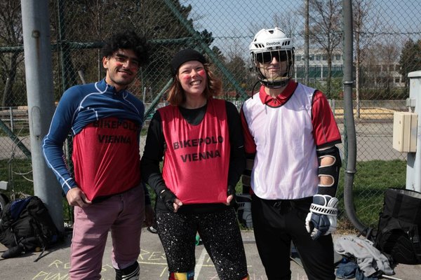 Bikepolo Vienna-Roses (Mubeen,Joanna,wo-ufp1)-sm.jpg